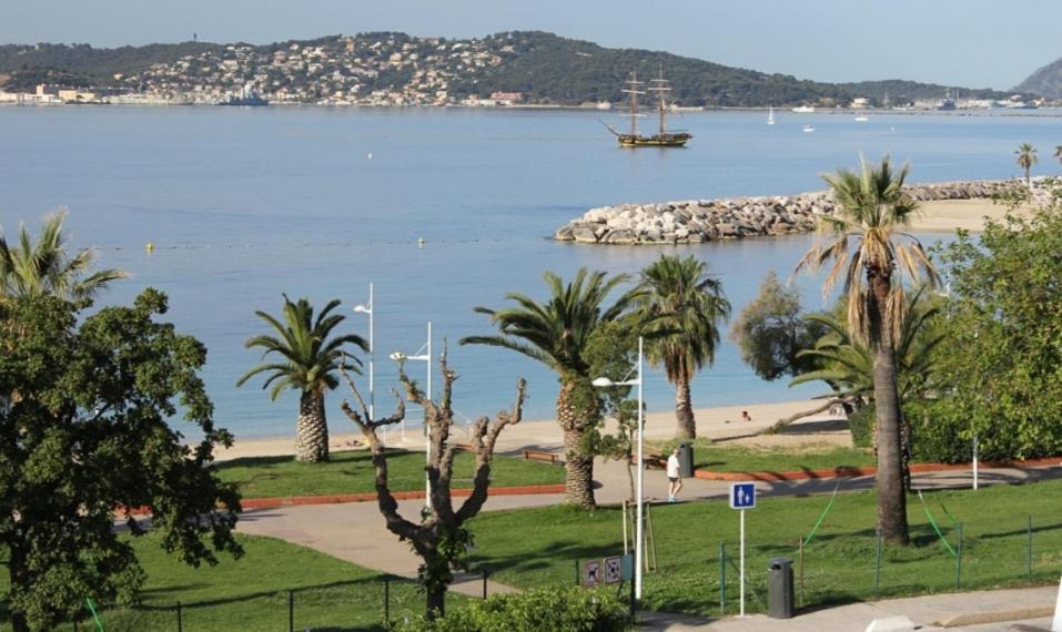 Appartement Avec Terrasse Toulon Buitenkant foto